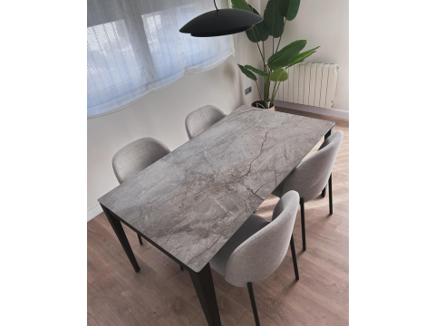 Table rectangulaire dekton